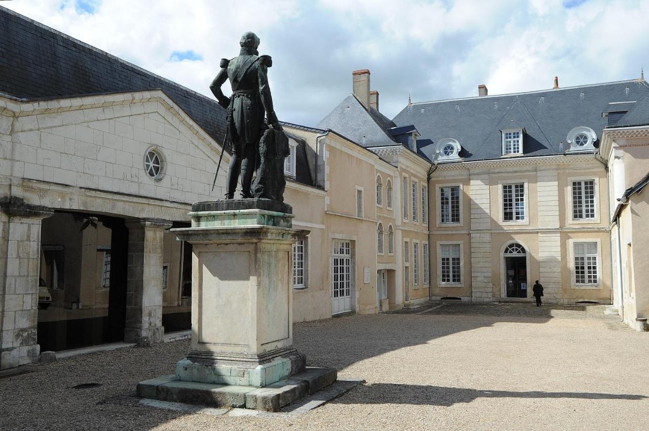 Maison D'Hotes De Charme - Au Lys Blanc Châteauroux エクステリア 写真